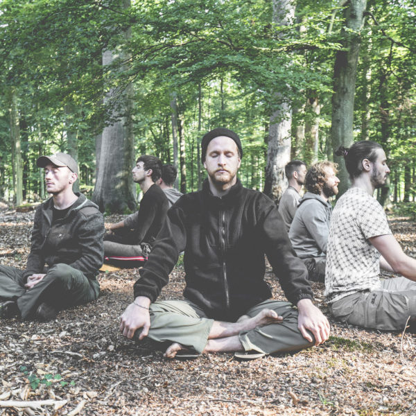 bushcraft yoga naturverbindung leave no trace überlebenstraining für einsteiger Rostock survival abenteuer feuer wild wandern camping wald natur mecklenburg vorpommern familie erwachsene kinder Rostocker Heide
